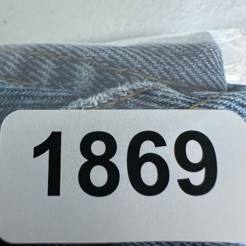 Vintage Levis Medium Shorts High Rise Denim Wash Jorts Made in USA 90s - Picture 7 of 7